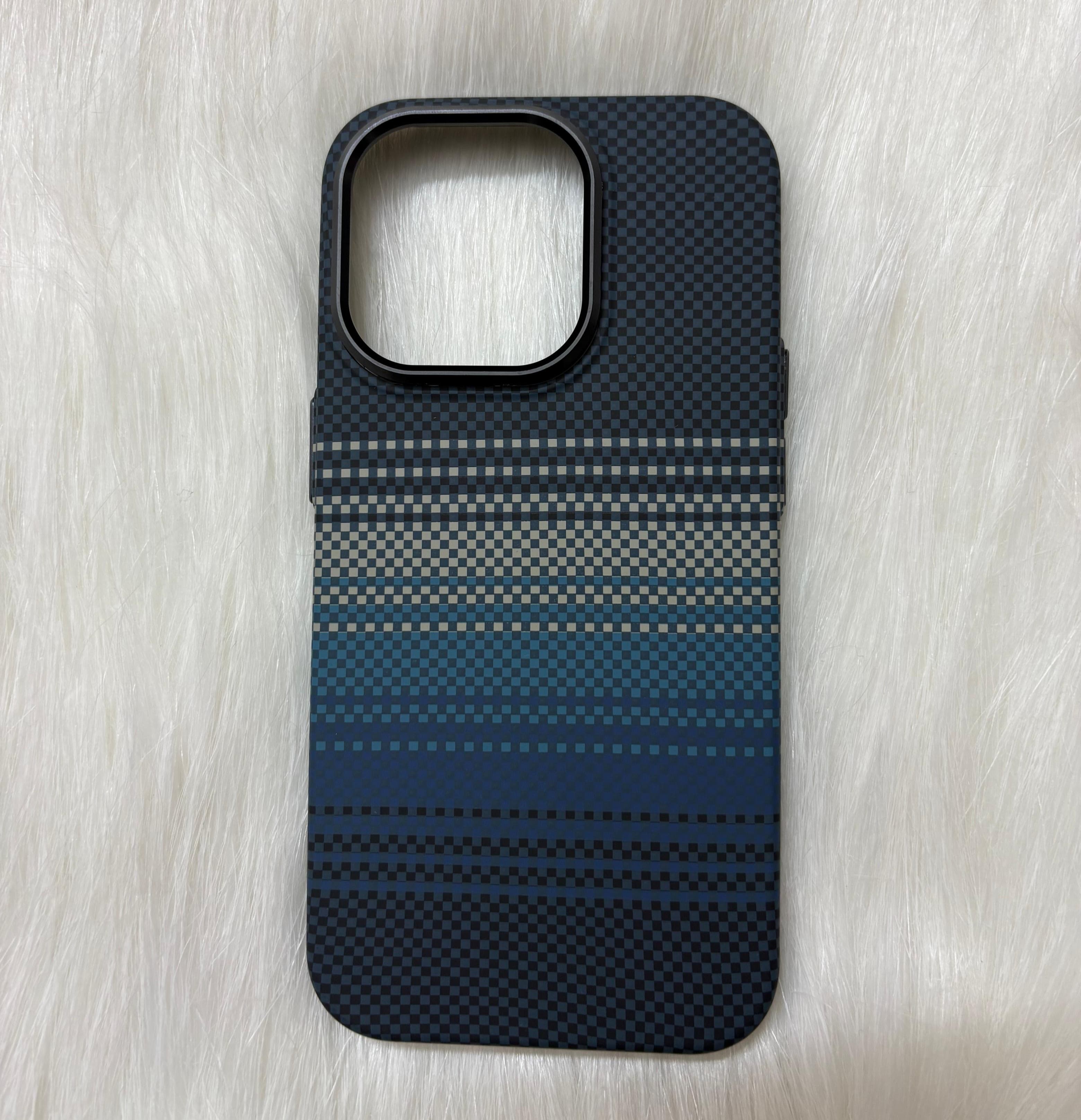 MagSafe Carbon Fiber iPhone Case – Moonlight Blue — ছবি 3