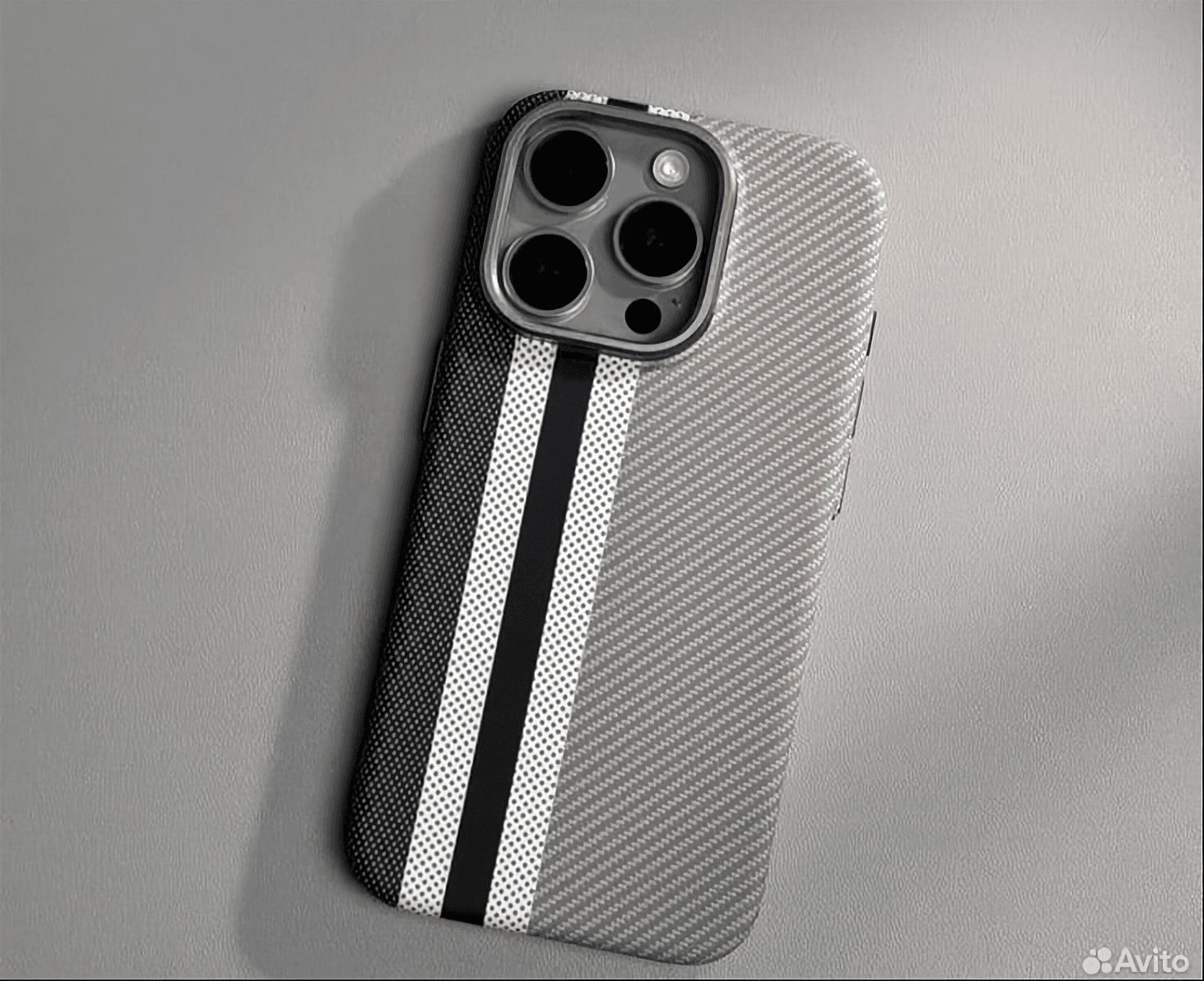MagSafe Carbon Fiber iPhone Case – White Stripes Pattern